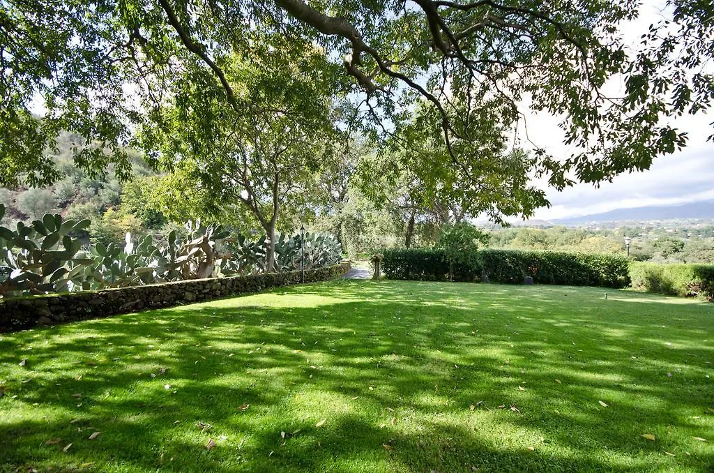 Casa Vacanze Dietroserra Holiday home Viagrande