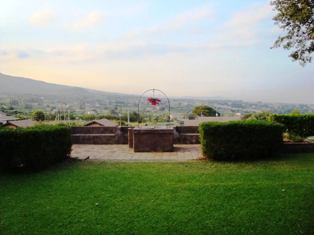 Case Vacanze Dietroserra Viagrande Tatil Evi